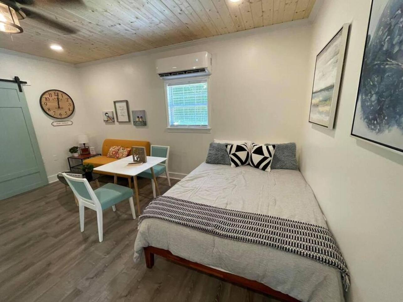 Beautifully Renovated Studio 2 Miles From Marina! Winchester Luaran gambar