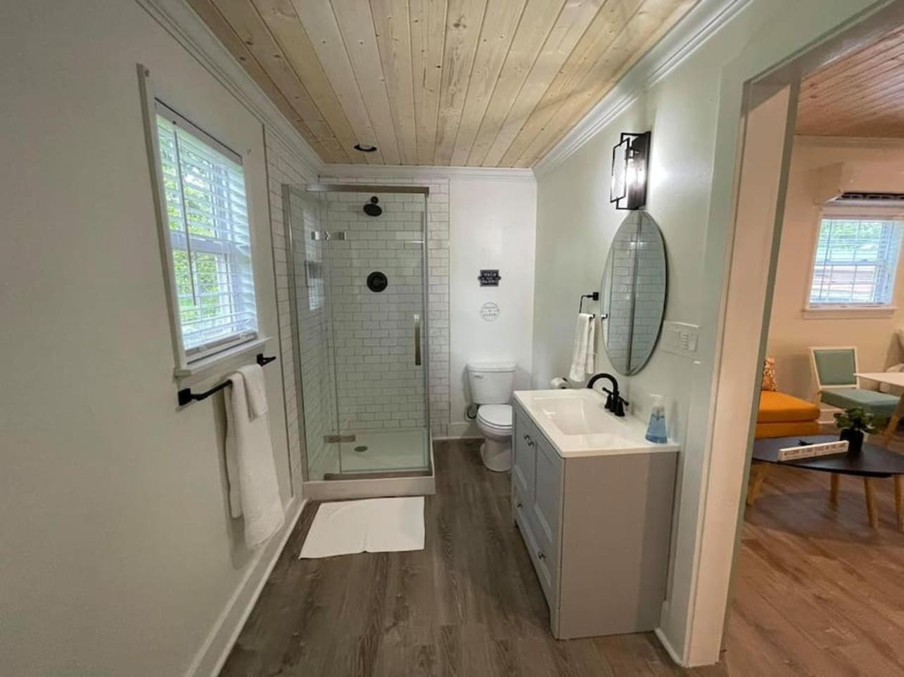 Beautifully Renovated Studio 2 Miles From Marina! Winchester Luaran gambar