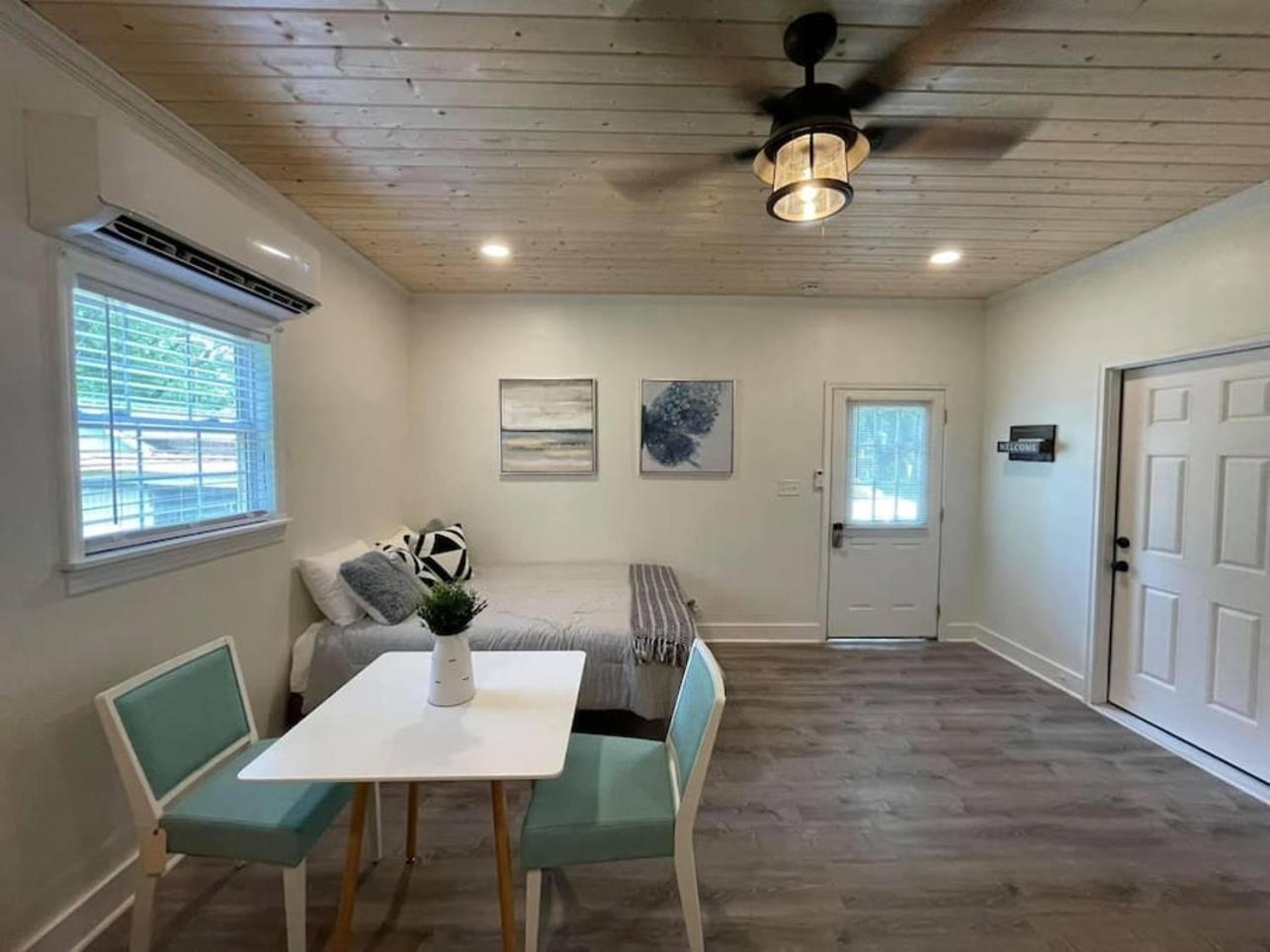 Beautifully Renovated Studio 2 Miles From Marina! Winchester Luaran gambar